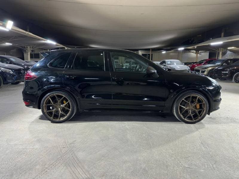 2012 Porsche Cayenne TURBO thumbnail 6