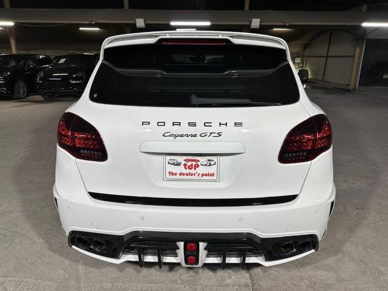 2013 Porsche Cayenne GTS thumbnail 5