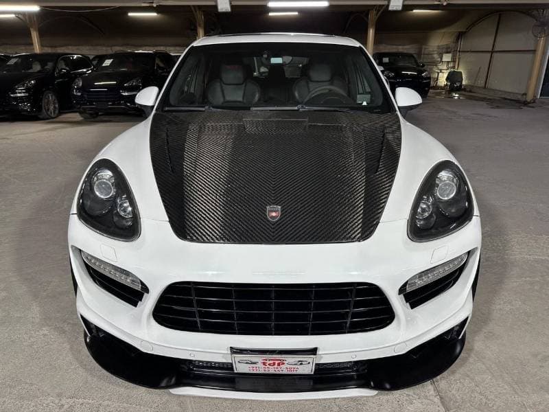 2013 Porsche Cayenne GTS thumbnail 8
