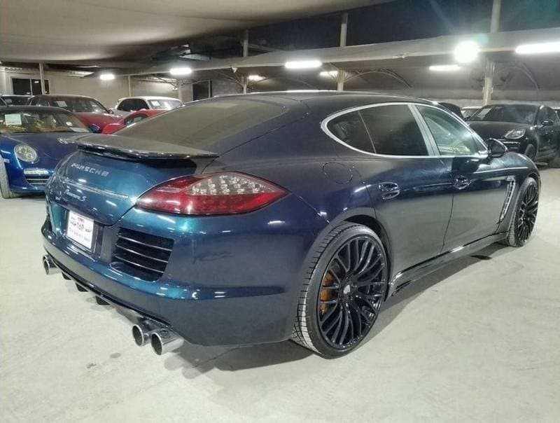 2010 Porsche Panamera S thumbnail 2