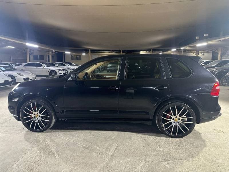 2009 Porsche Cayenne GTS thumbnail 3
