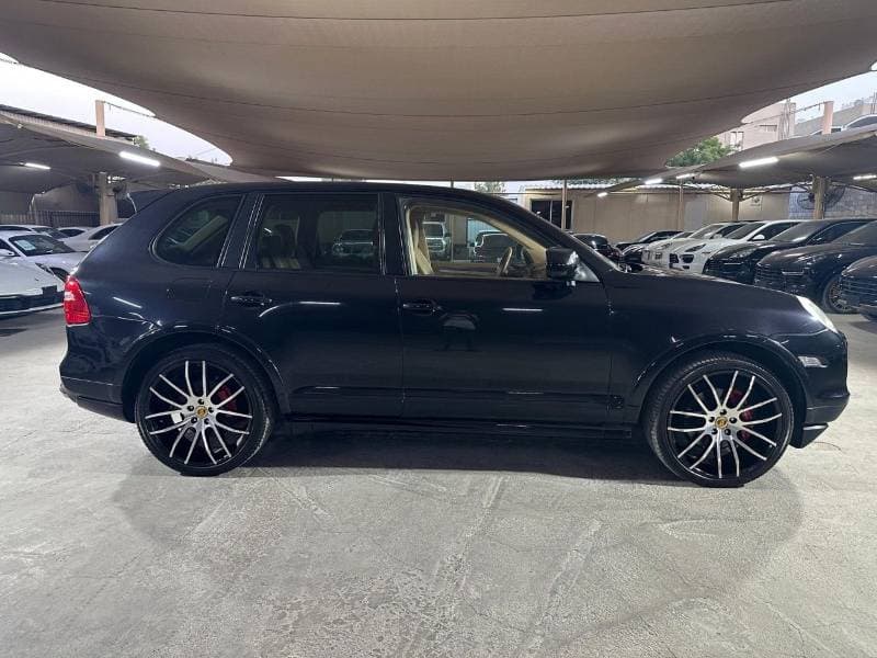 2009 Porsche Cayenne GTS thumbnail 6