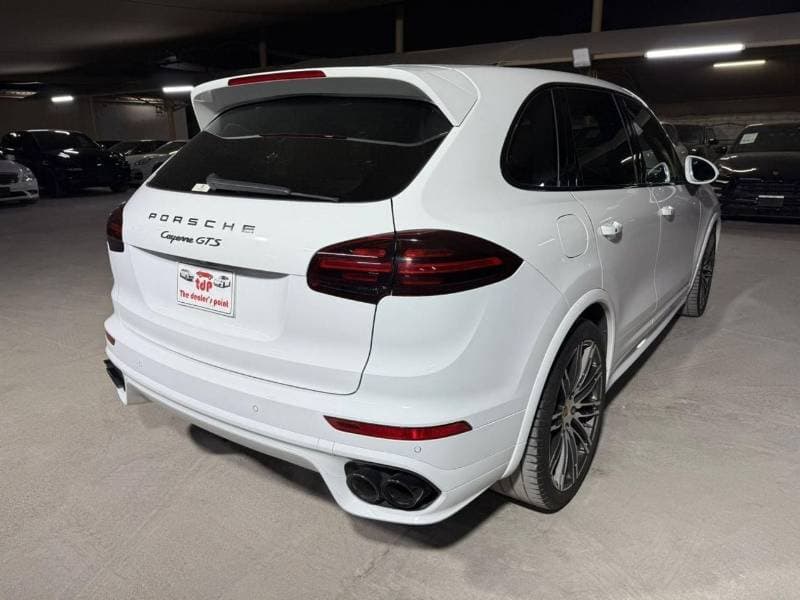 2016 Porsche Cayenne GTS thumbnail 2