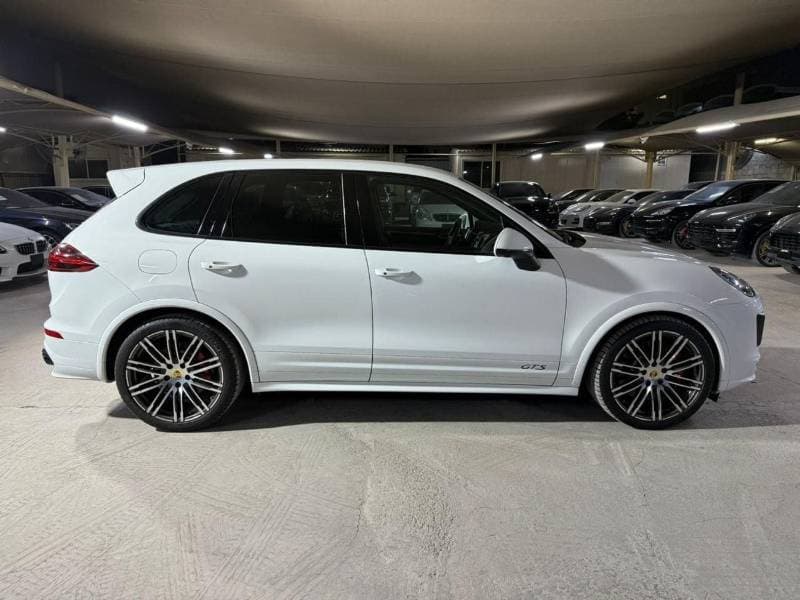 2016 Porsche Cayenne GTS thumbnail 6
