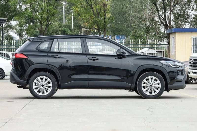 2026 Toyota Corolla Cross GLI thumbnail 3