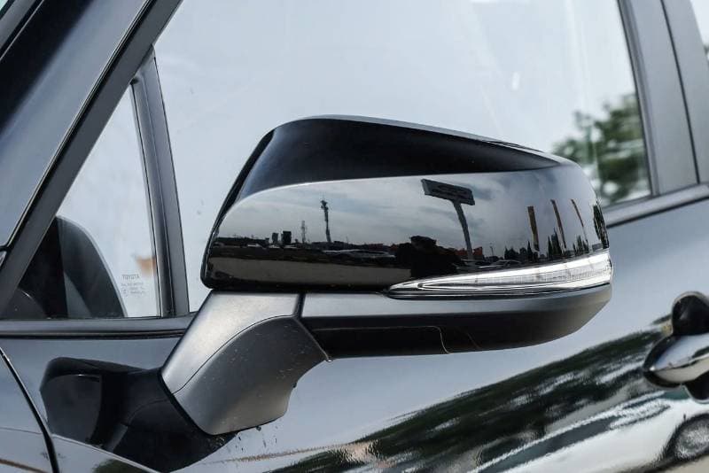 2026 Toyota Corolla Cross GLI thumbnail 6