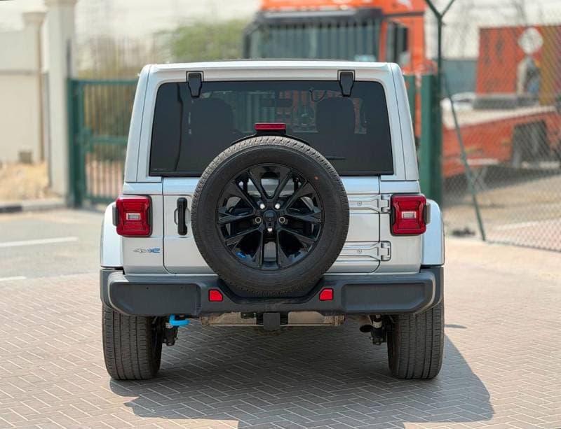 2023 Jeep Wrangler SAHARA thumbnail 3