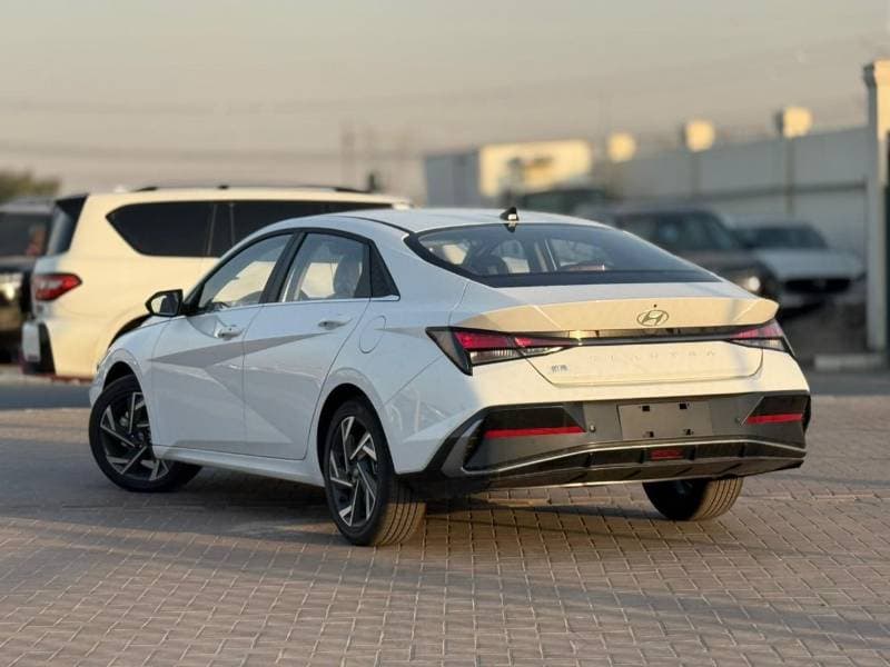 2025 Hyundai Elantra COMFORT thumbnail 6