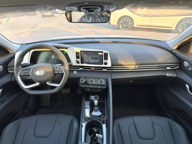 2025 Hyundai Elantra COMFORT thumbnail 8