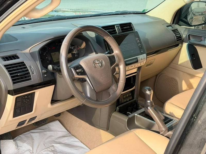 2022 Toyota Prado TX L thumbnail 6