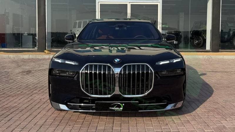 2026 BMW 740i 3.0TT thumbnail 3