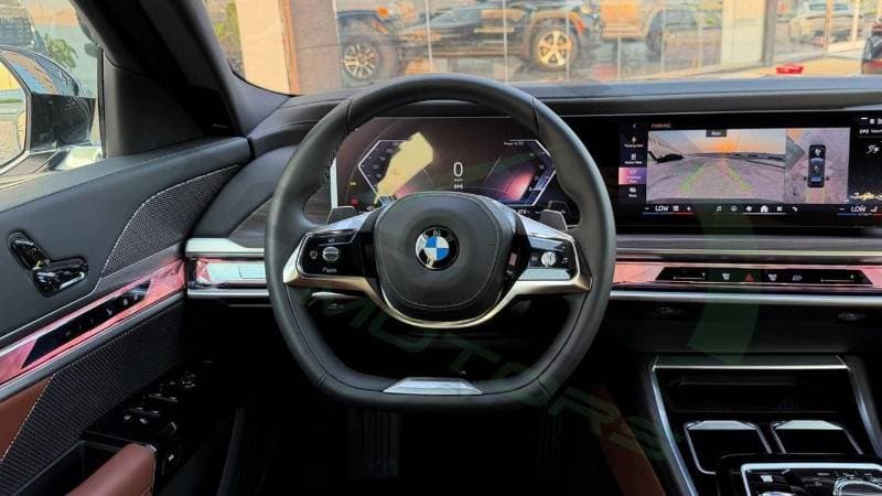 2026 BMW 740i 3.0TT thumbnail 8