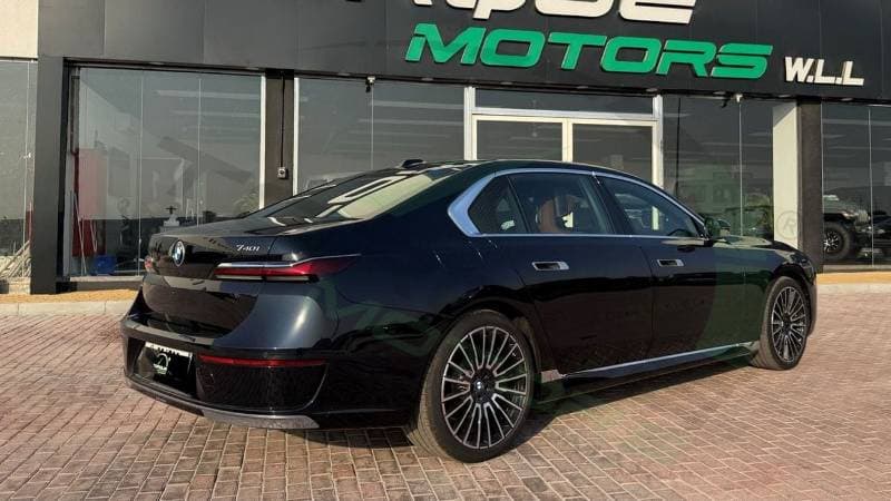 2026 BMW 740i 3.0TT thumbnail 7