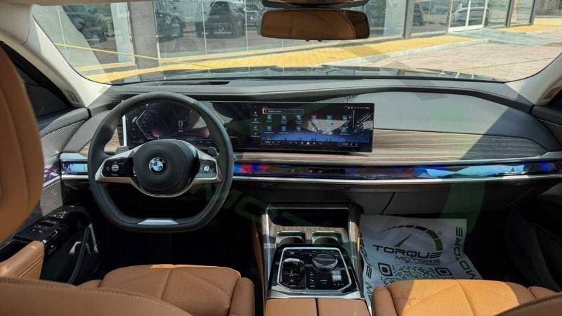 2026 BMW 740i 3.0TT thumbnail 2
