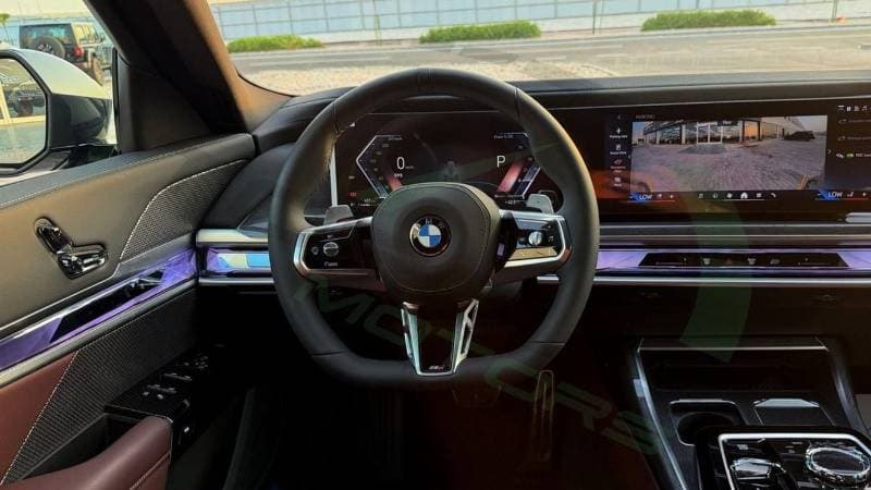 2026 BMW 740i M SPORT thumbnail 8