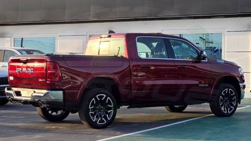 2026 RAM 1500 thumbnail 8