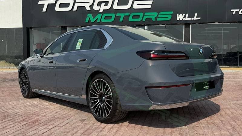 2026 BMW 740i 3.0TT thumbnail 5