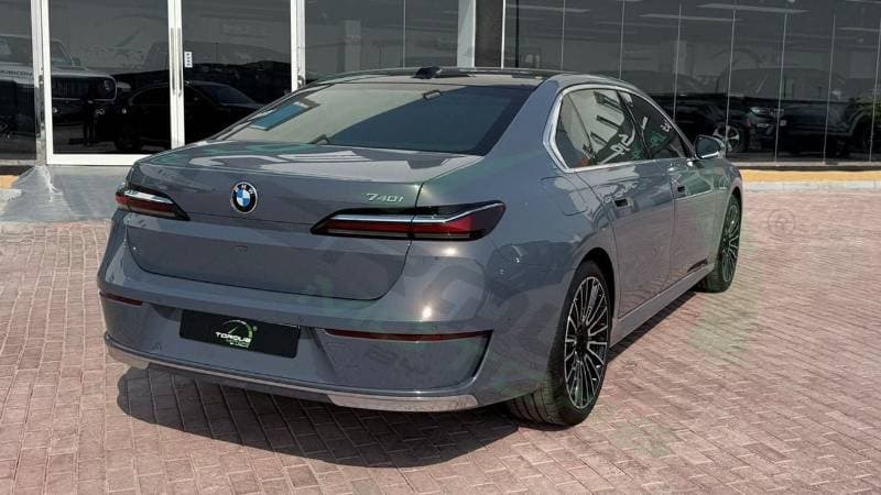 2026 BMW 740i 3.0TT thumbnail 7
