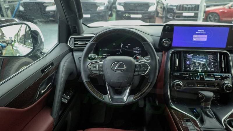2026 Lexus LX700h SIGNATURE thumbnail 8