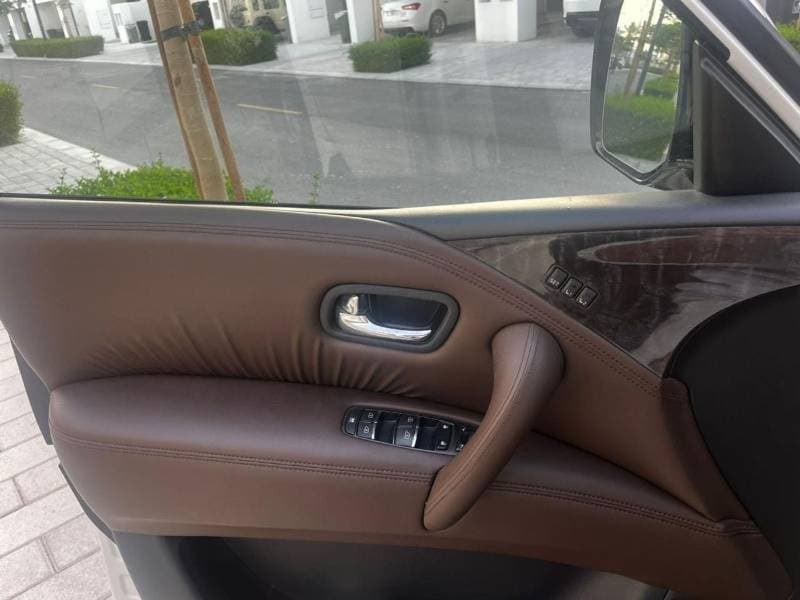 2024 Nissan Armada PLATINUM thumbnail 2