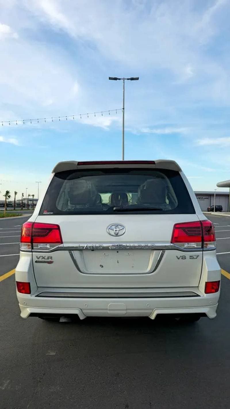 2020 Toyota Land Cruiser VXR thumbnail 6
