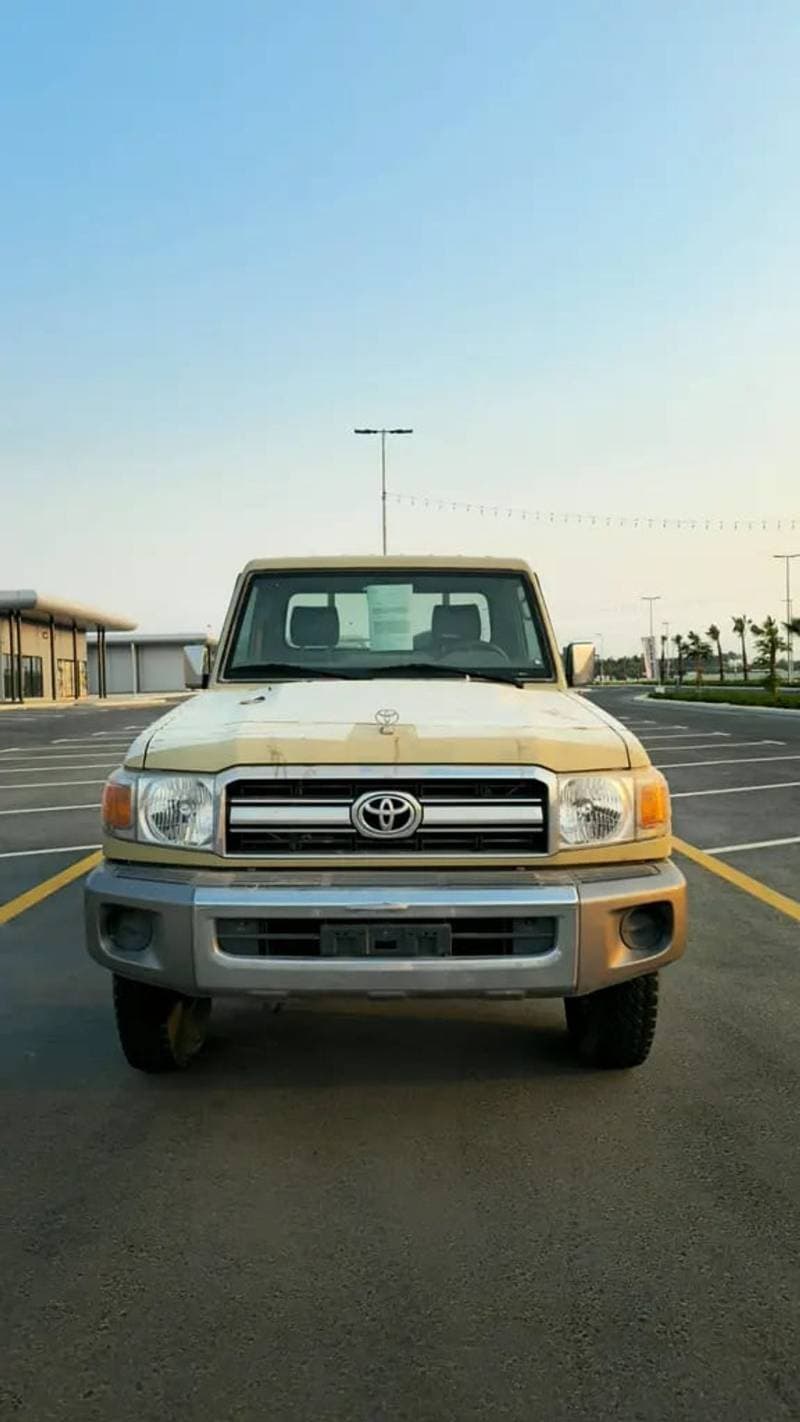 2013 Toyota Land Cruiser 70 LC79 STANDARD thumbnail 4