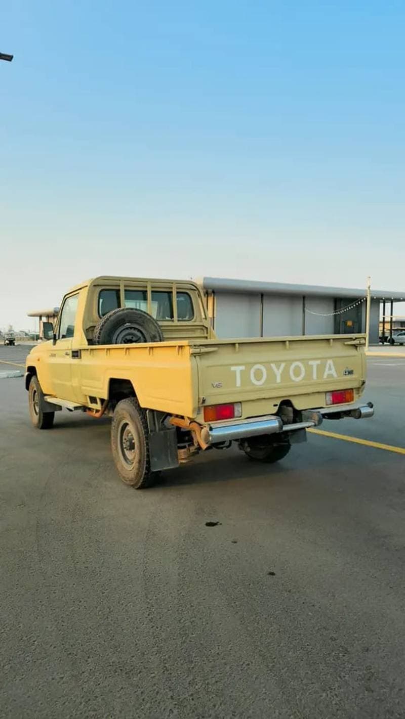 2013 Toyota Land Cruiser 70 LC79 STANDARD thumbnail 6