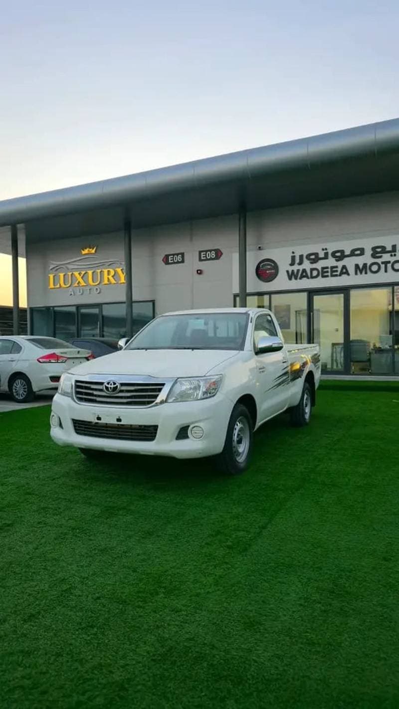 2012 Toyota Hilux DLX thumbnail 2