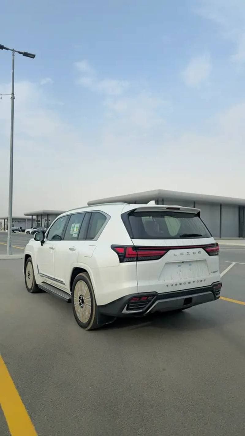 2026 Lexus LX600 SIGNATURE thumbnail 6
