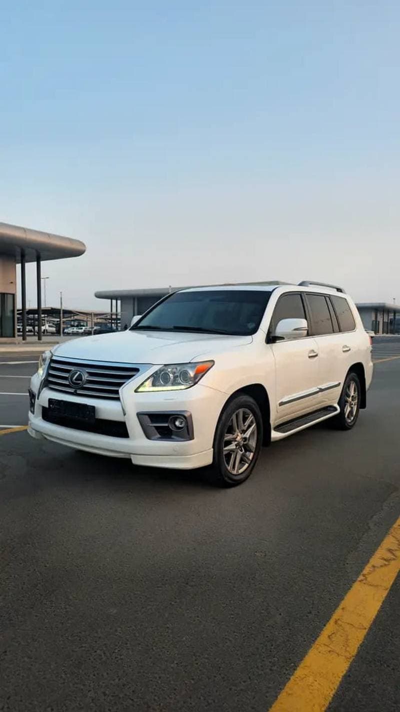 2013 Lexus LX570 TITANIUM PLUS thumbnail 2