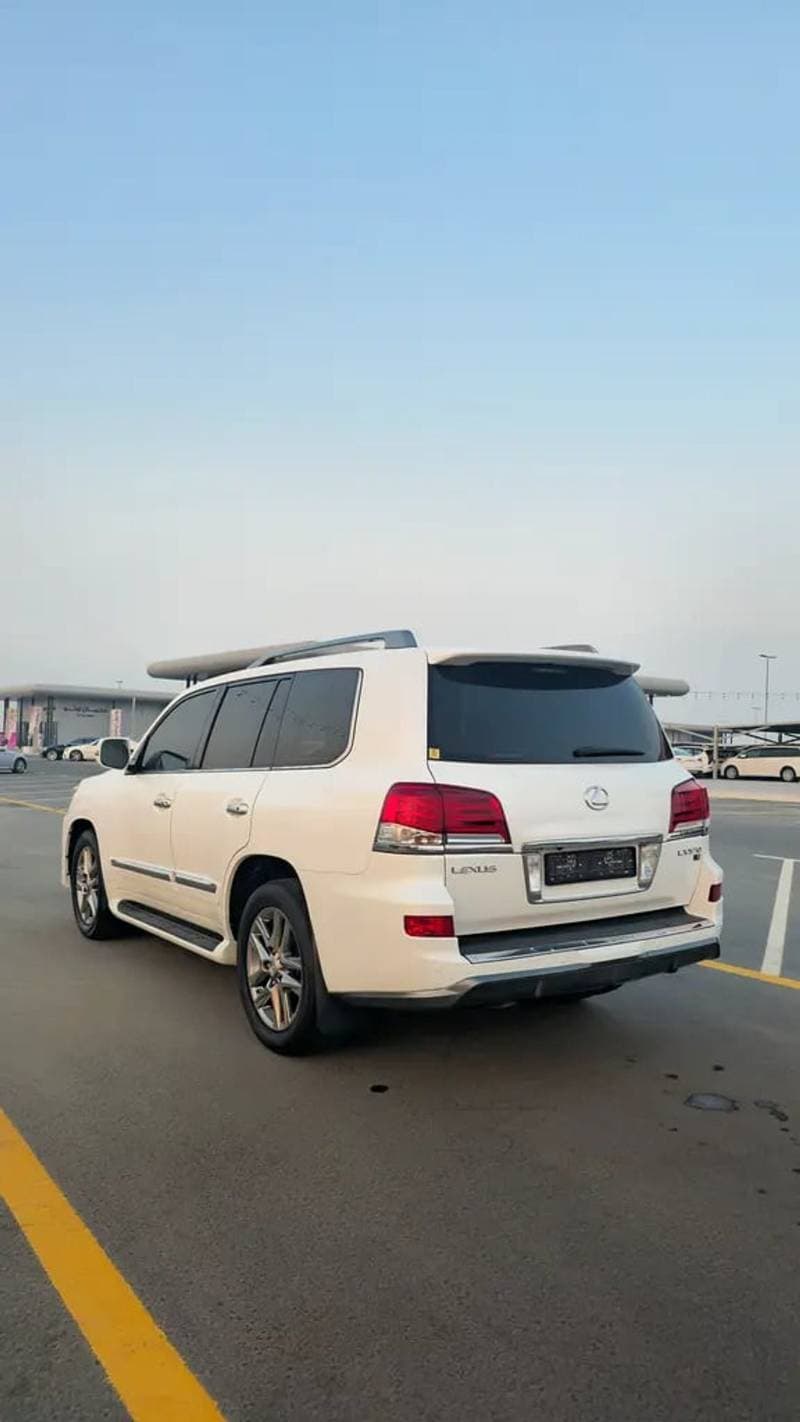 2013 Lexus LX570 TITANIUM PLUS thumbnail 6