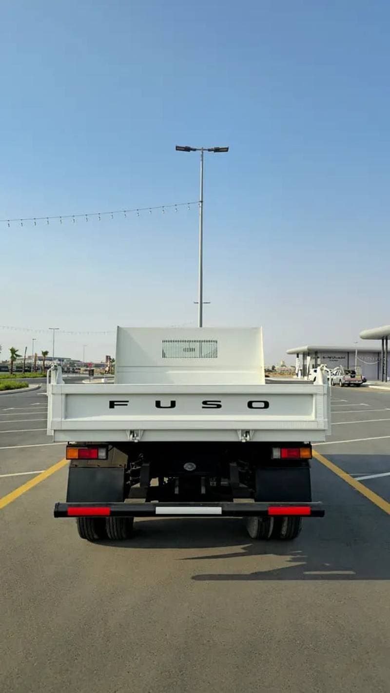 2025 Mitsubishi Canter STANDARD thumbnail 6