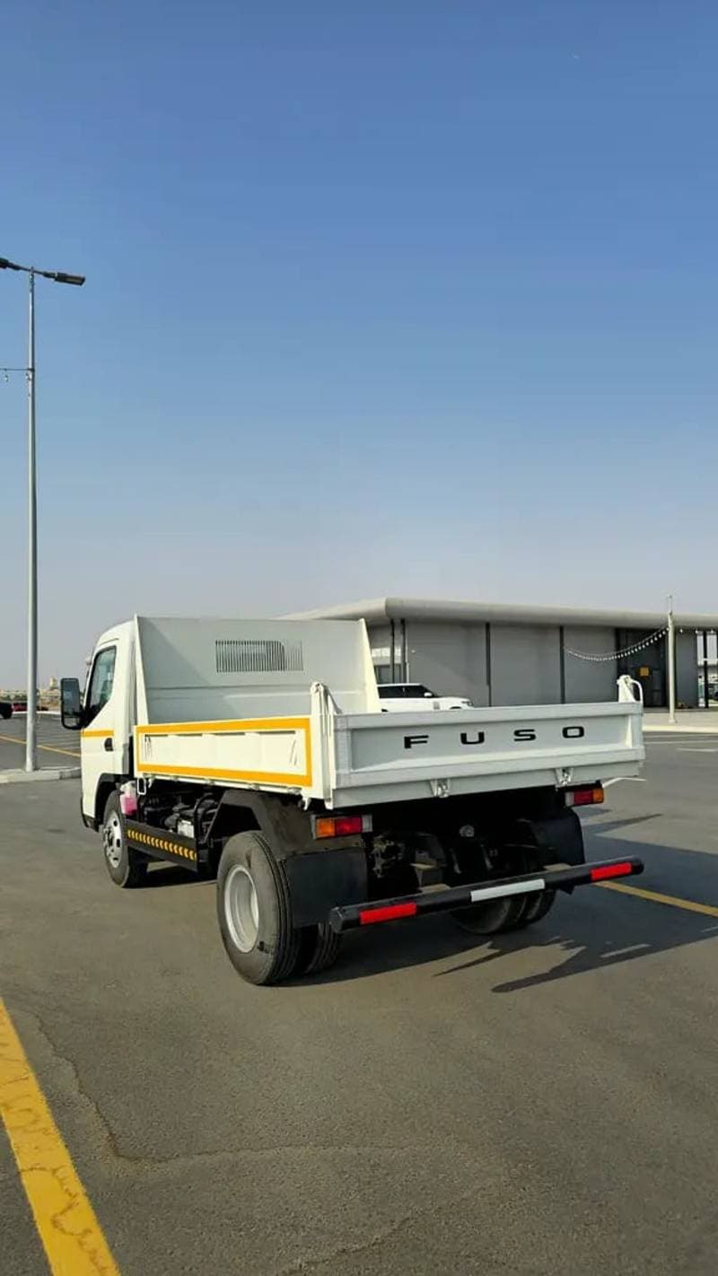 2025 Mitsubishi Canter STANDARD thumbnail 7