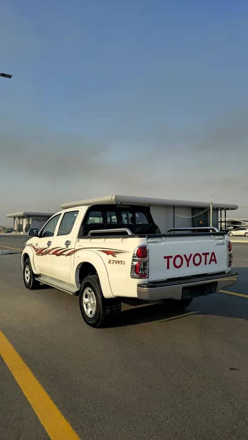 2014 Toyota Hilux DLX thumbnail 6