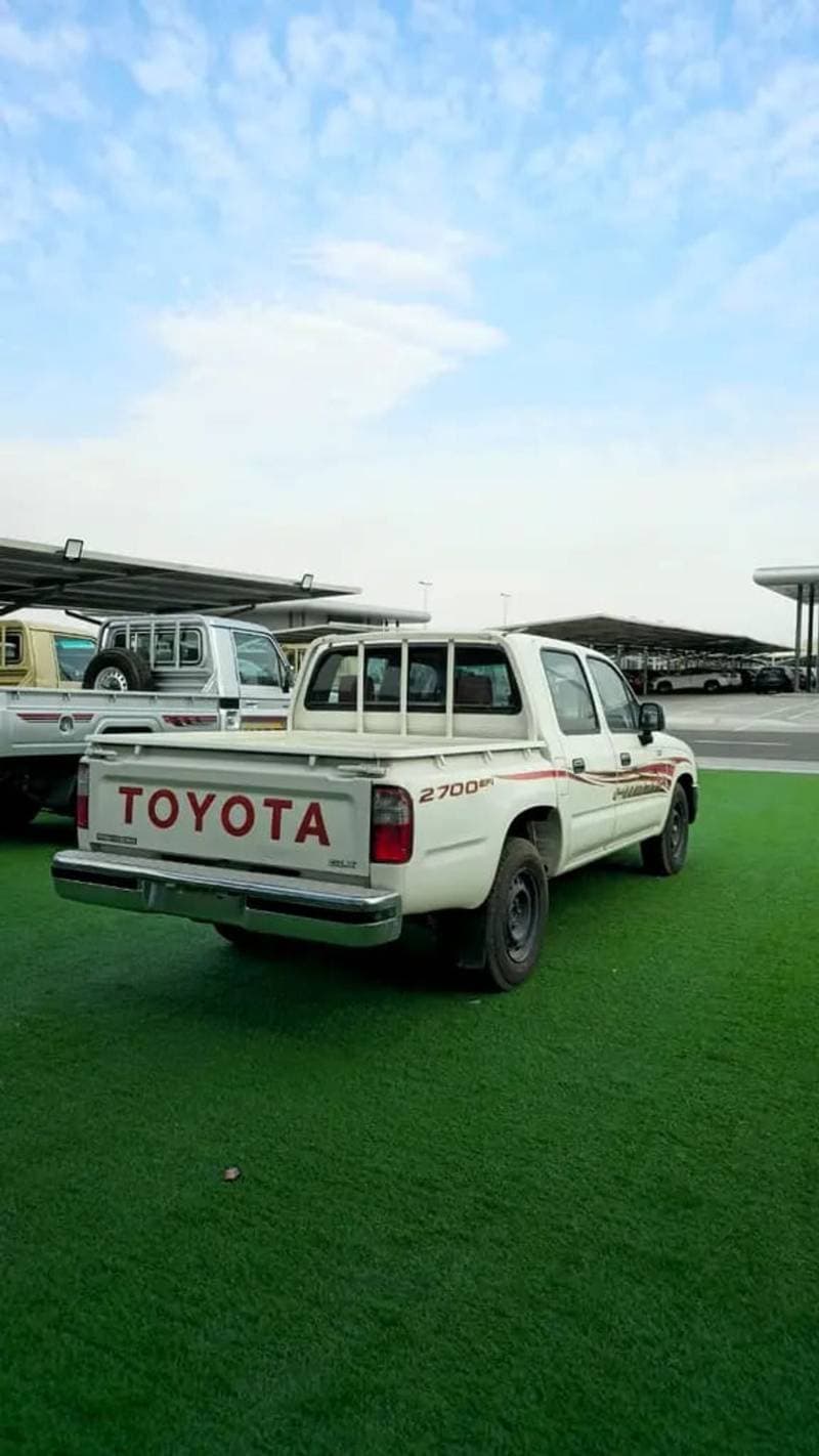 2005 Toyota Hilux DLX thumbnail 5