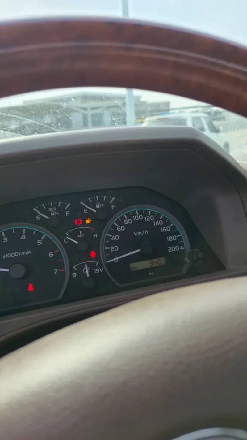 2016 Toyota Land Cruiser 70 LC79 VXR thumbnail 6