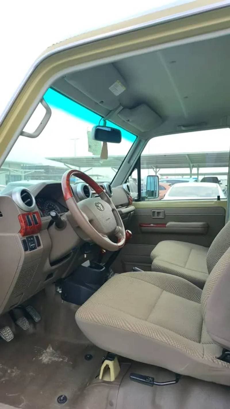 2014 Toyota Land Cruiser 70 LC79 LX thumbnail 7