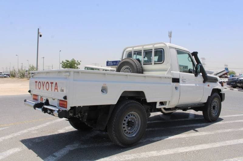 2026 Toyota Land Cruiser Pickup 70 thumbnail 4
