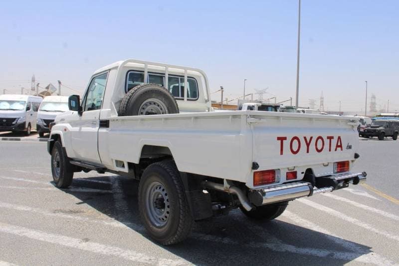 2026 Toyota Land Cruiser Pickup 70 thumbnail 5