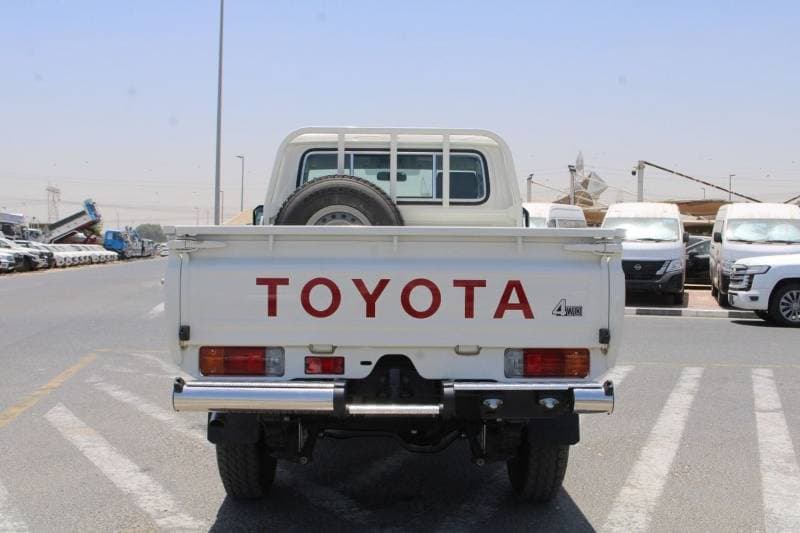 2026 Toyota Land Cruiser Pickup 70 thumbnail 6