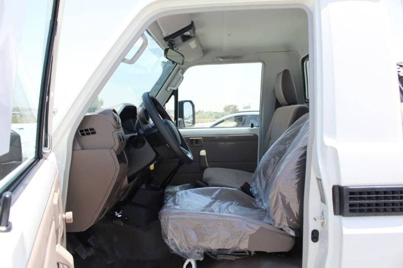 2026 Toyota Land Cruiser Pickup 70 thumbnail 8