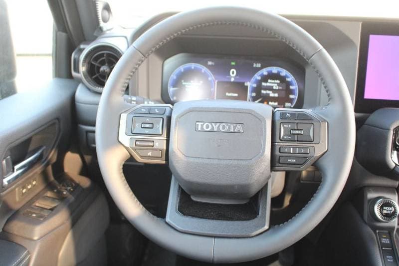 2025 Toyota Land Cruiser VXR thumbnail 7