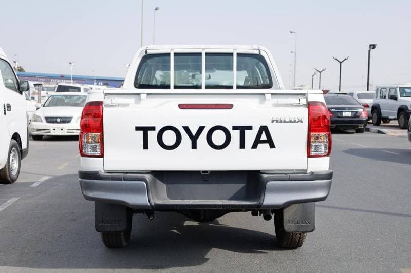 2026 Toyota Hilux DLX thumbnail 5