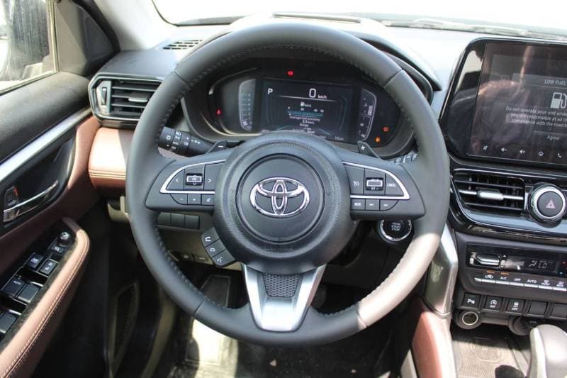 2026 Toyota Urban Cruiser GLX thumbnail 8