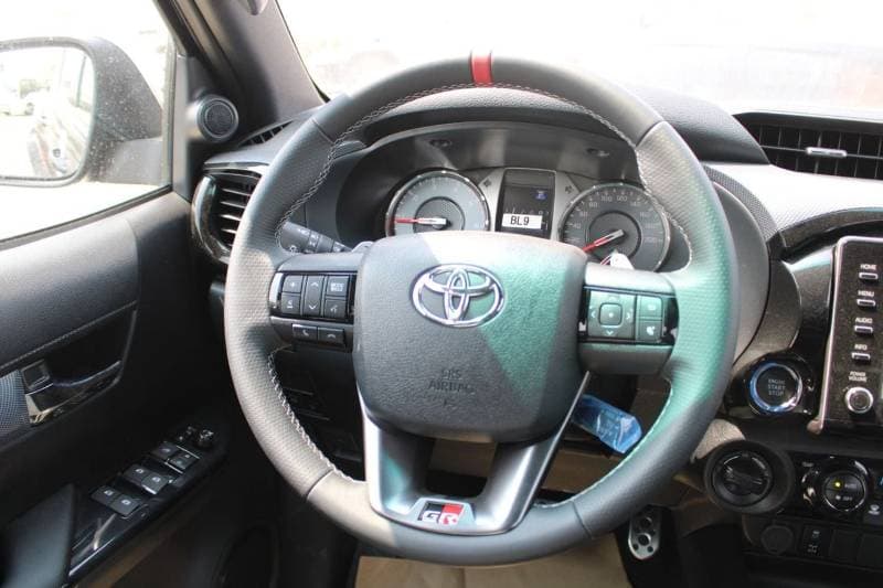 2026 Toyota Hilux GR SPORT thumbnail 8