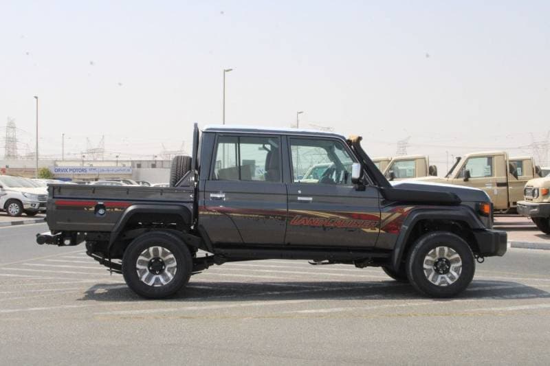 2026 Toyota Land Cruiser 70 LC79 LX thumbnail 3