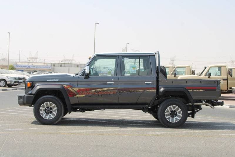 2026 Toyota Land Cruiser 70 LC79 LX thumbnail 4