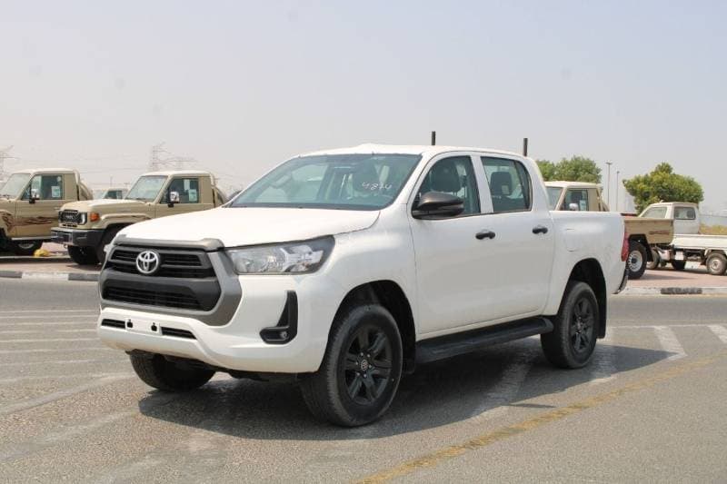 2025 Toyota Hilux GLX thumbnail 2