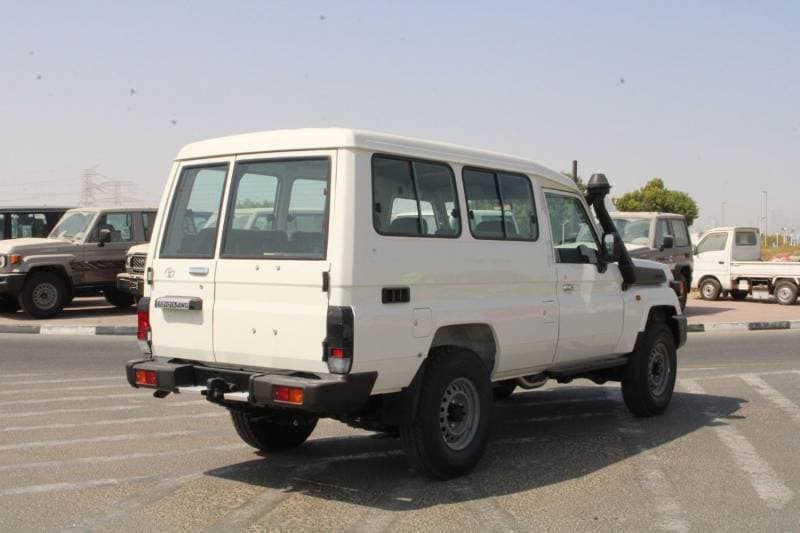 2026 Toyota Land Cruiser Pickup 70 thumbnail 4