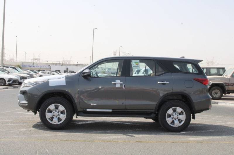 2026 Toyota Fortuner EXR thumbnail 3